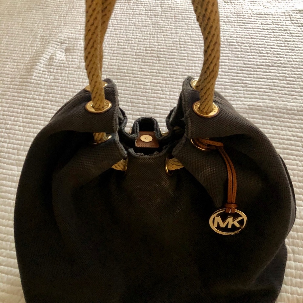 MK navy blue bag in good condition